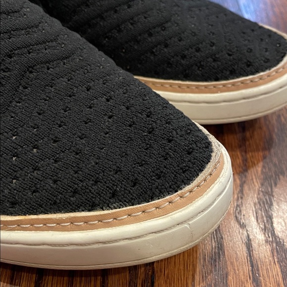 UGG sz 7.5 pull on black tan white woven sneakers flats - Picture 4 of 10
